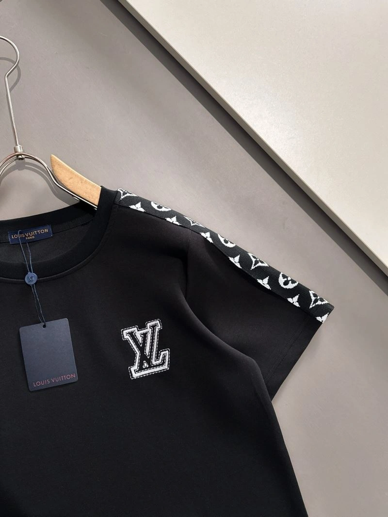 QuickDry Louis Vuitton Short Suits 136350