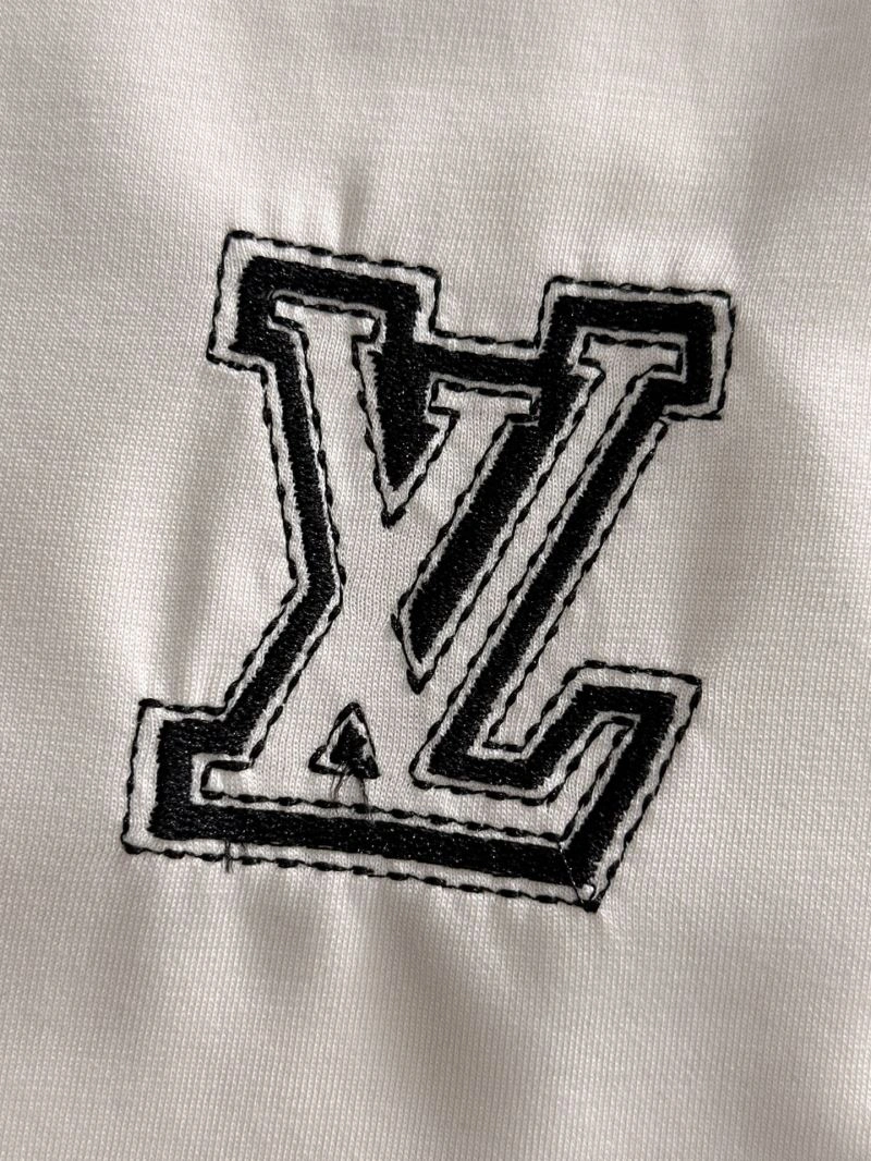 Durable Louis Vuitton Short Suits 136353