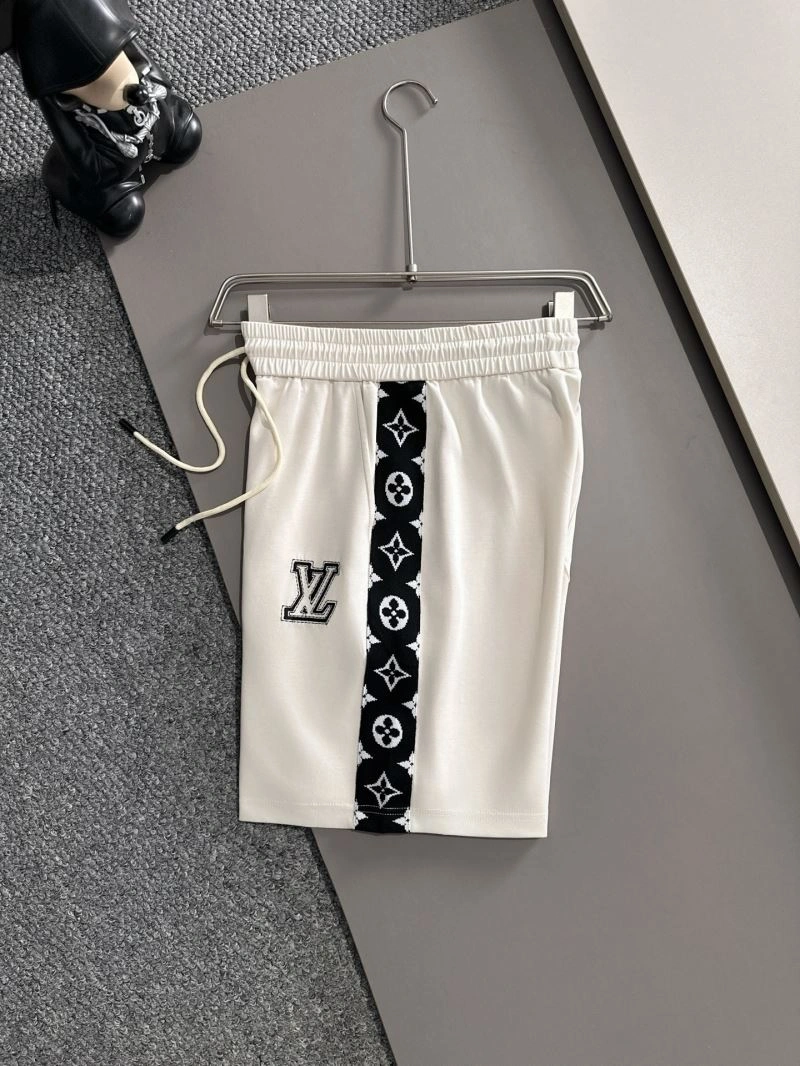 Durable Louis Vuitton Short Suits 136353
