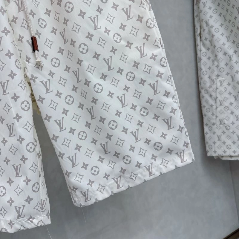 NewStyle Louis Vuitton Short Suits 136356