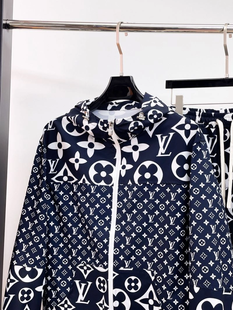 Louis Vuitton Short Suits Sustainable 136340
