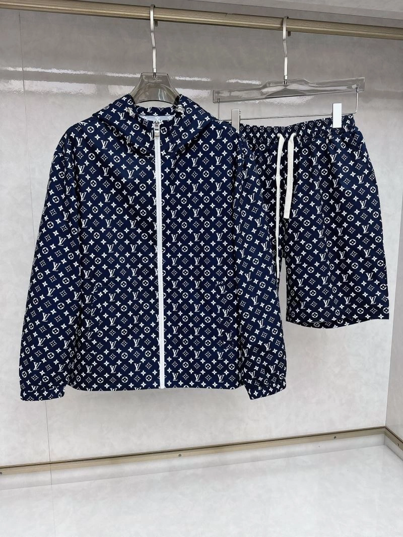 Refined Louis Vuitton Short Suits 136344