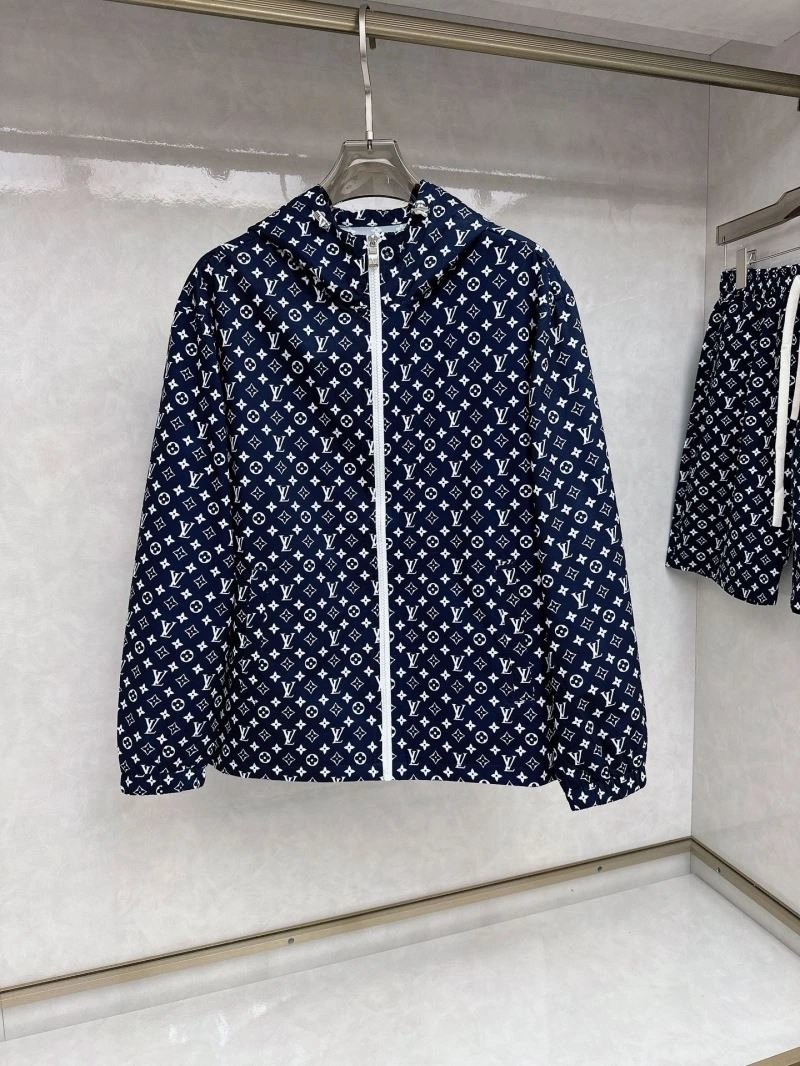 Refined Louis Vuitton Short Suits 136344