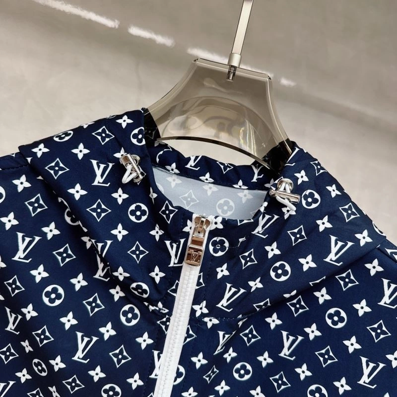 Refined Louis Vuitton Short Suits 136344