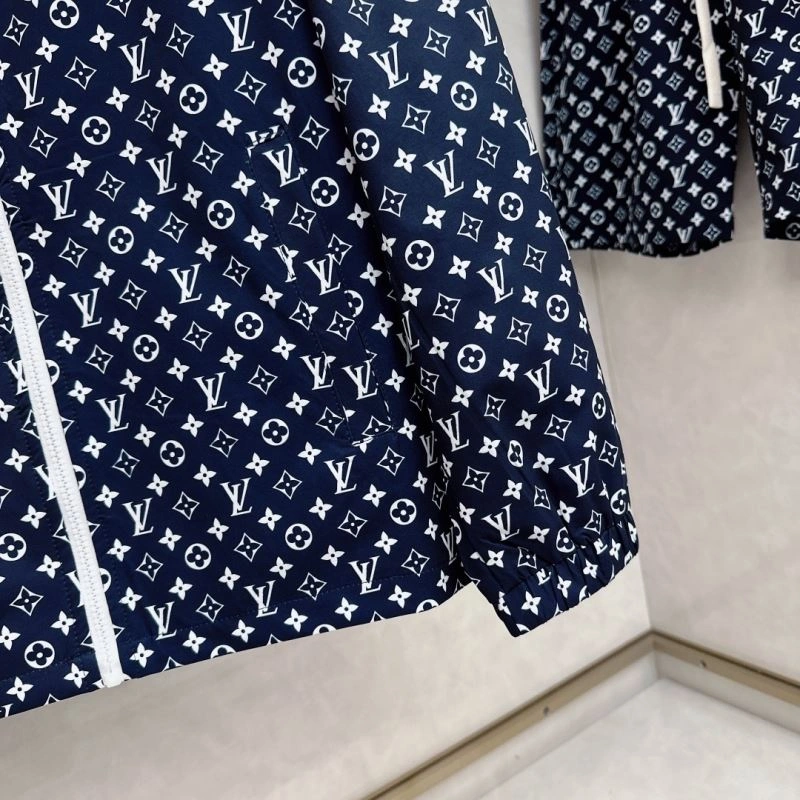 Refined Louis Vuitton Short Suits 136344