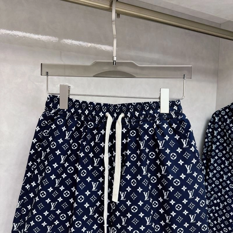 Refined Louis Vuitton Short Suits 136344