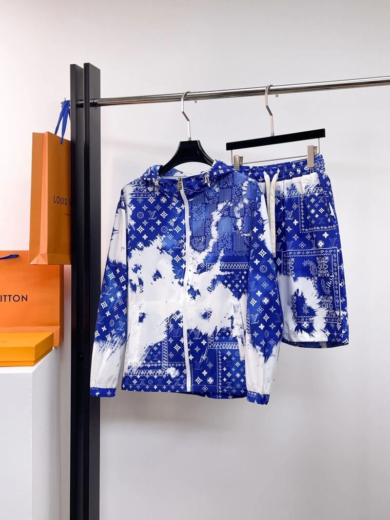 Louis Vuitton Short Suits UrbanChic 136339