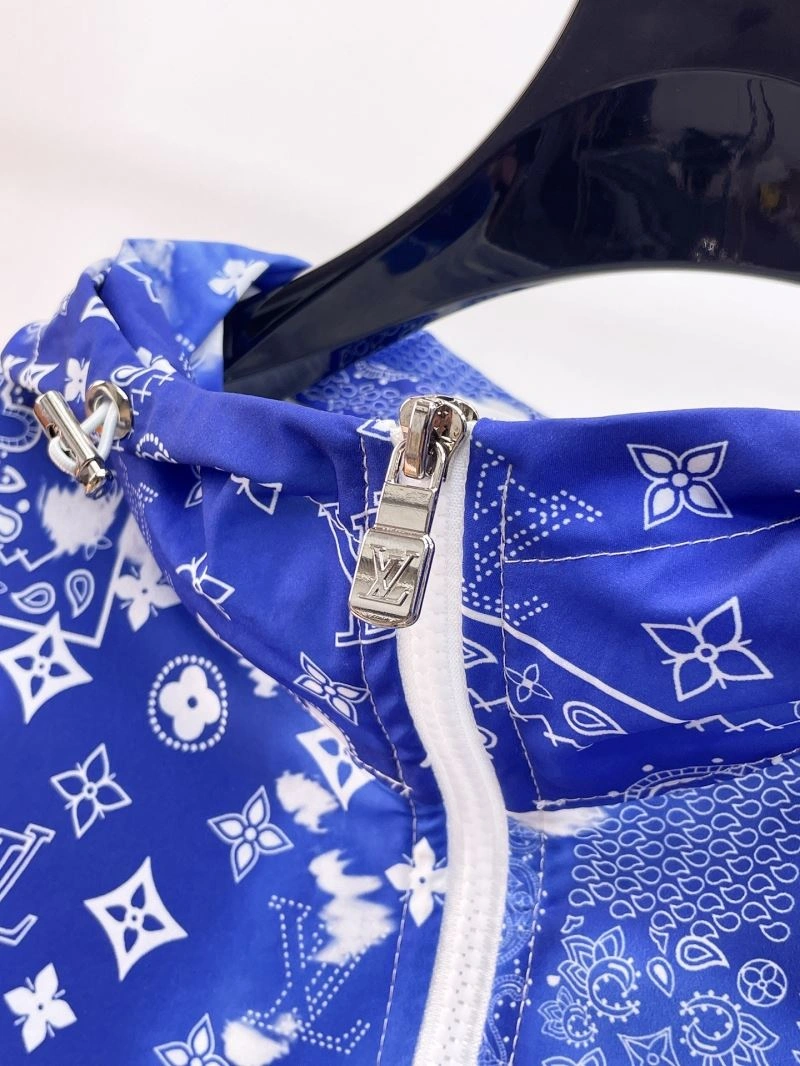 Louis Vuitton Short Suits UrbanChic 136339