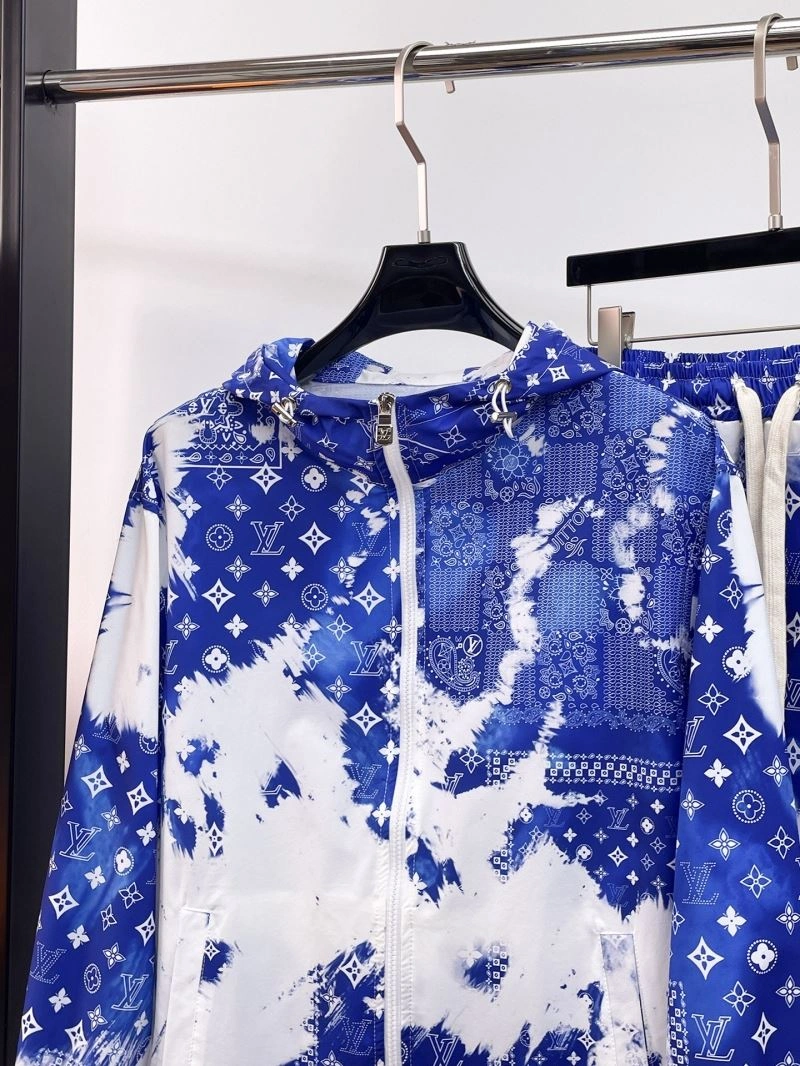 Louis Vuitton Short Suits UrbanChic 136339