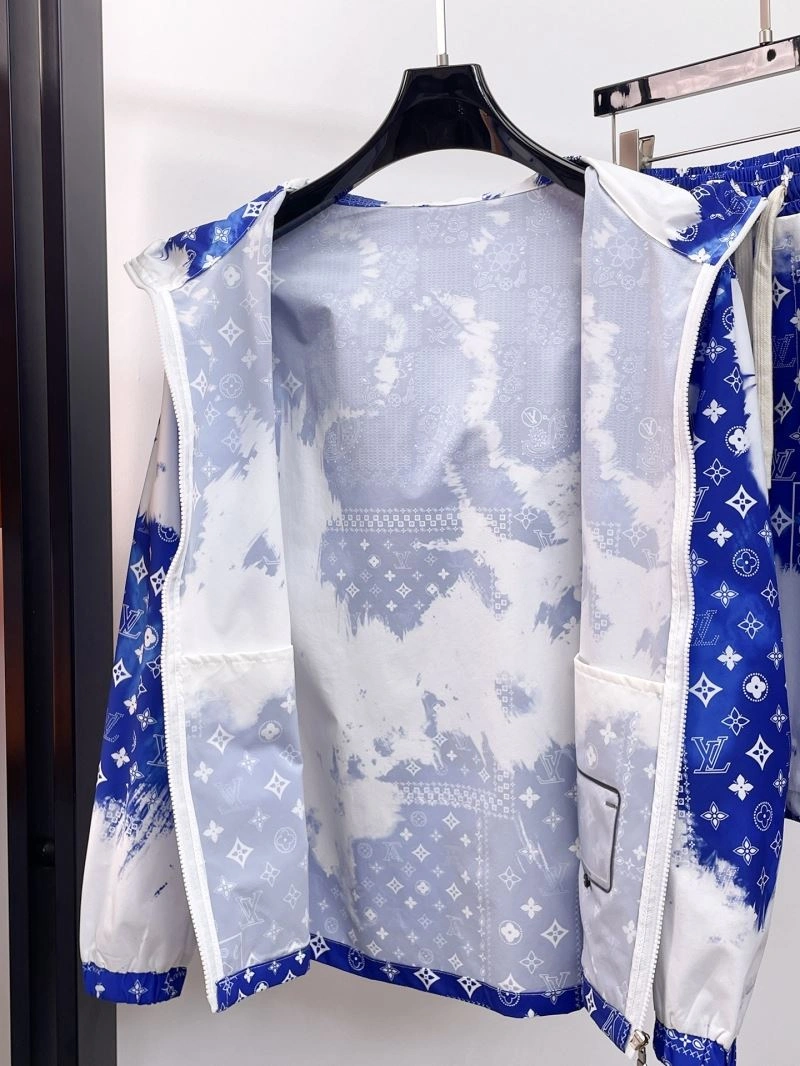 Louis Vuitton Short Suits UrbanChic 136339