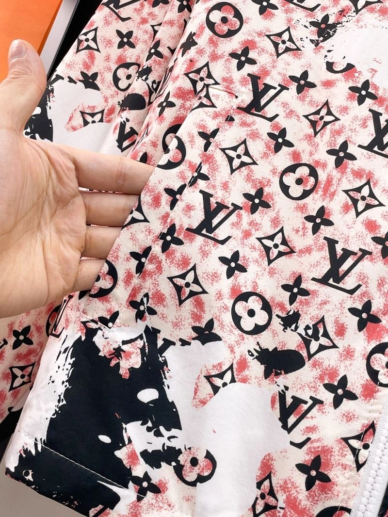 Snug Louis Vuitton Short Suits 136337
