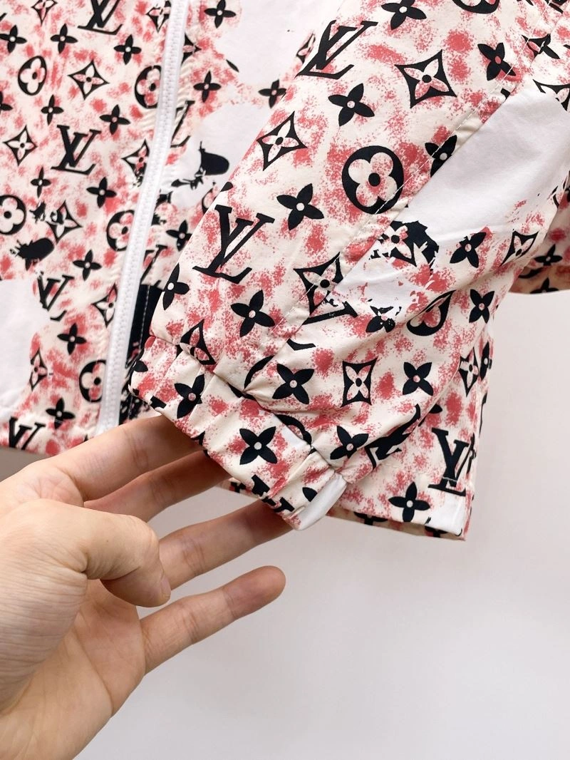 Snug Louis Vuitton Short Suits 136337