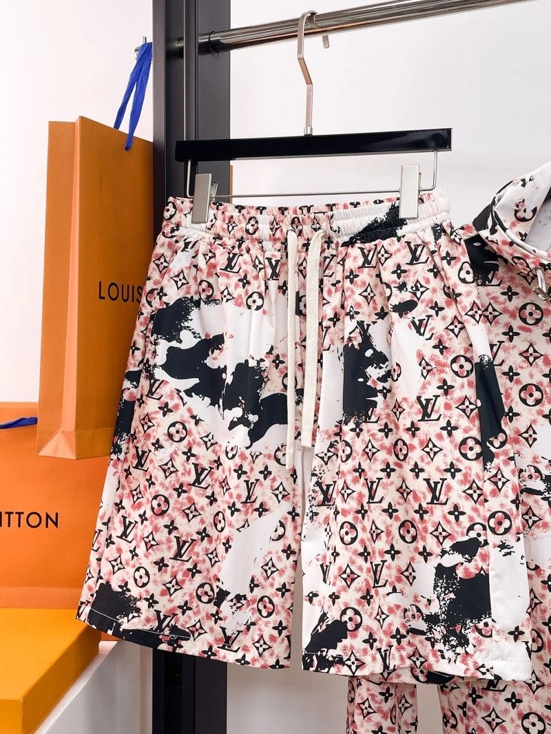 Snug Louis Vuitton Short Suits 136337