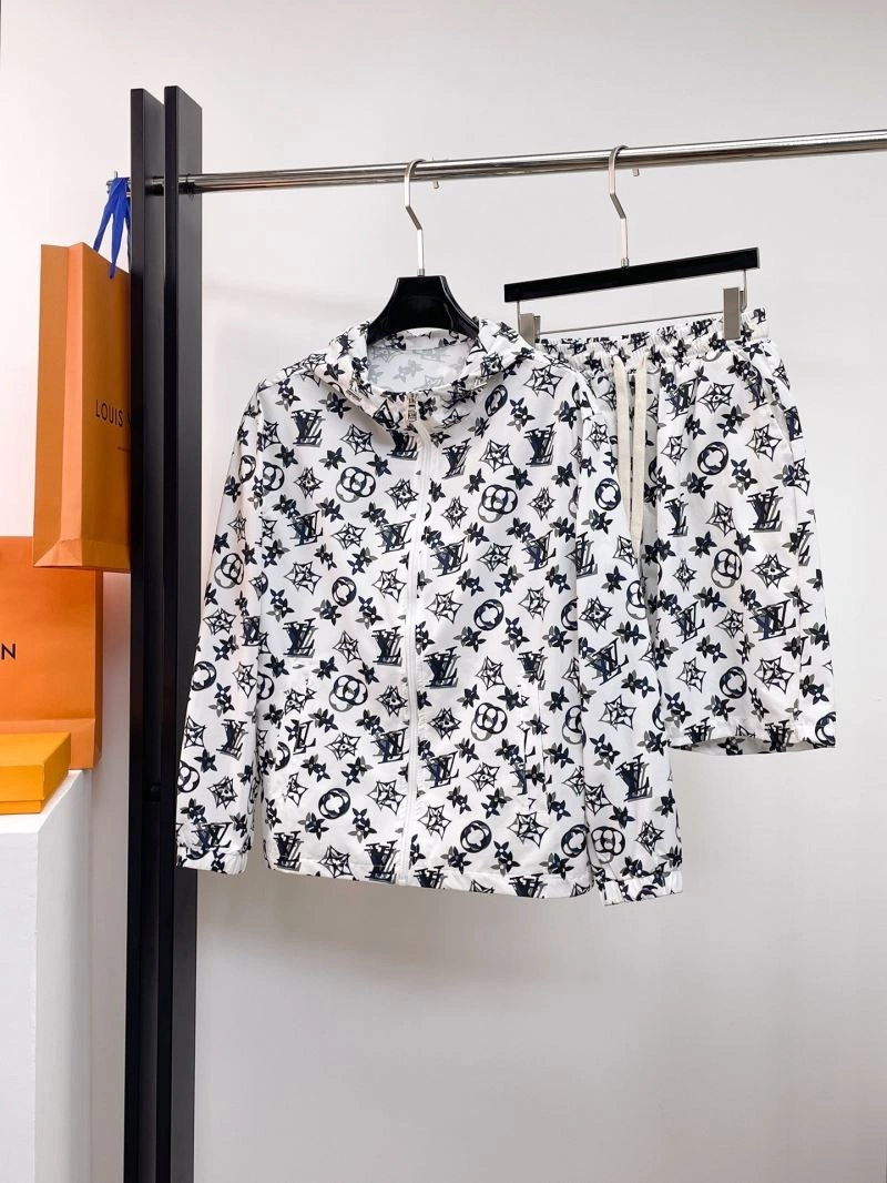 Resilient Louis Vuitton Short Suits 136329