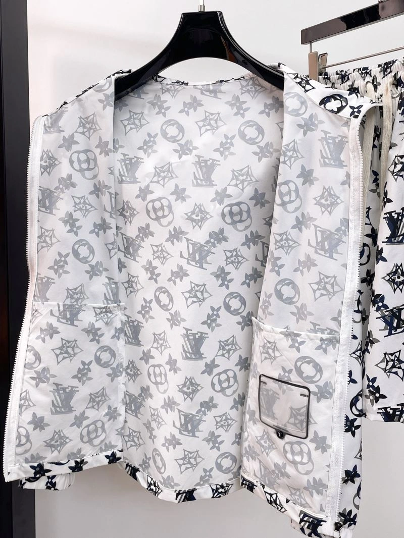 Resilient Louis Vuitton Short Suits 136329