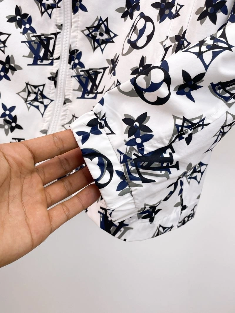 Resilient Louis Vuitton Short Suits 136329