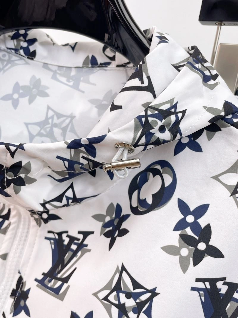 Resilient Louis Vuitton Short Suits 136329