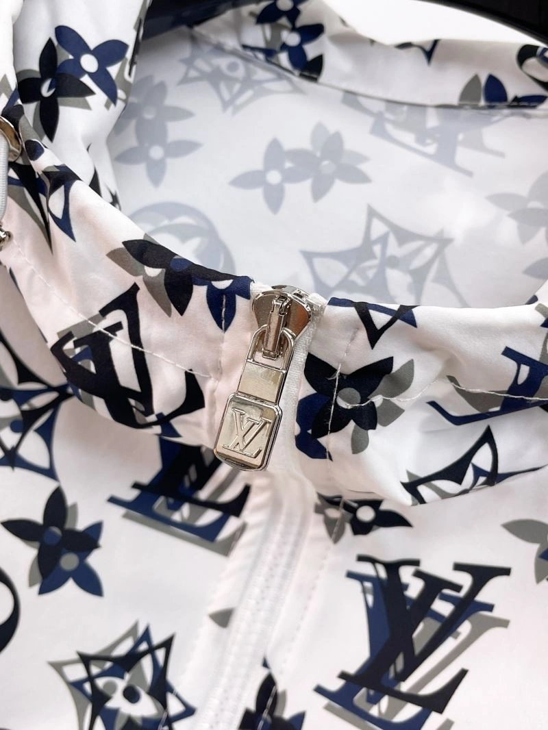 Resilient Louis Vuitton Short Suits 136329