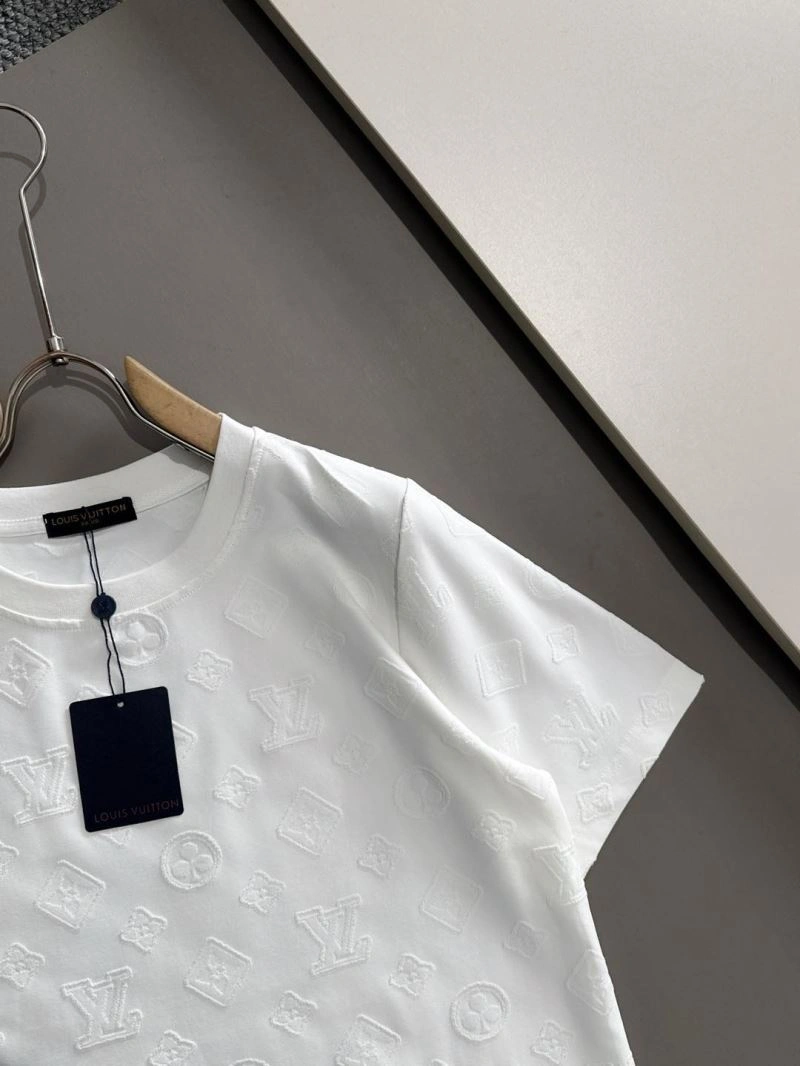 Durable Louis Vuitton Short Suits 136338