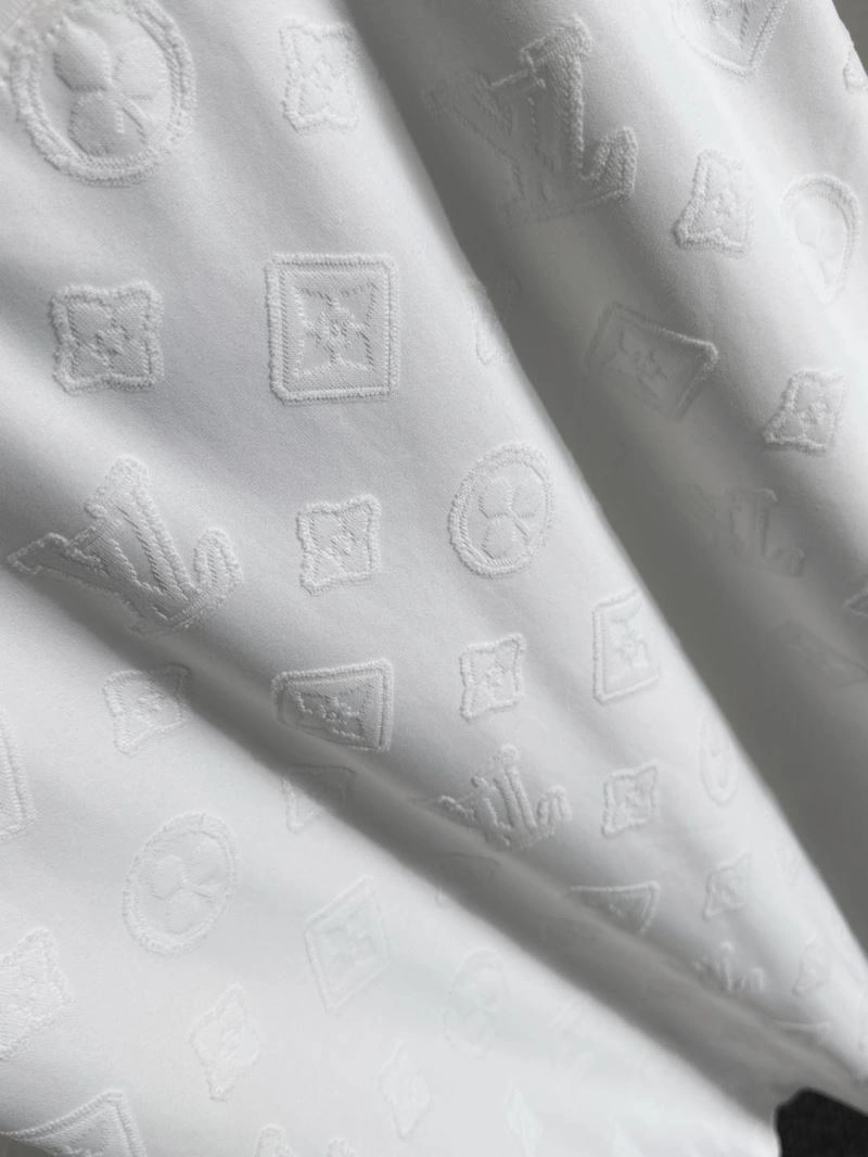 Durable Louis Vuitton Short Suits 136338