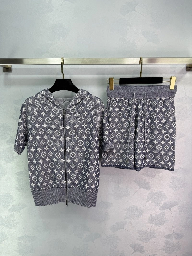 Louis Vuitton Short Suits Sleek 131026