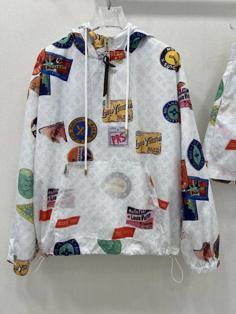 Louis Vuitton Short Suits Practical 131688