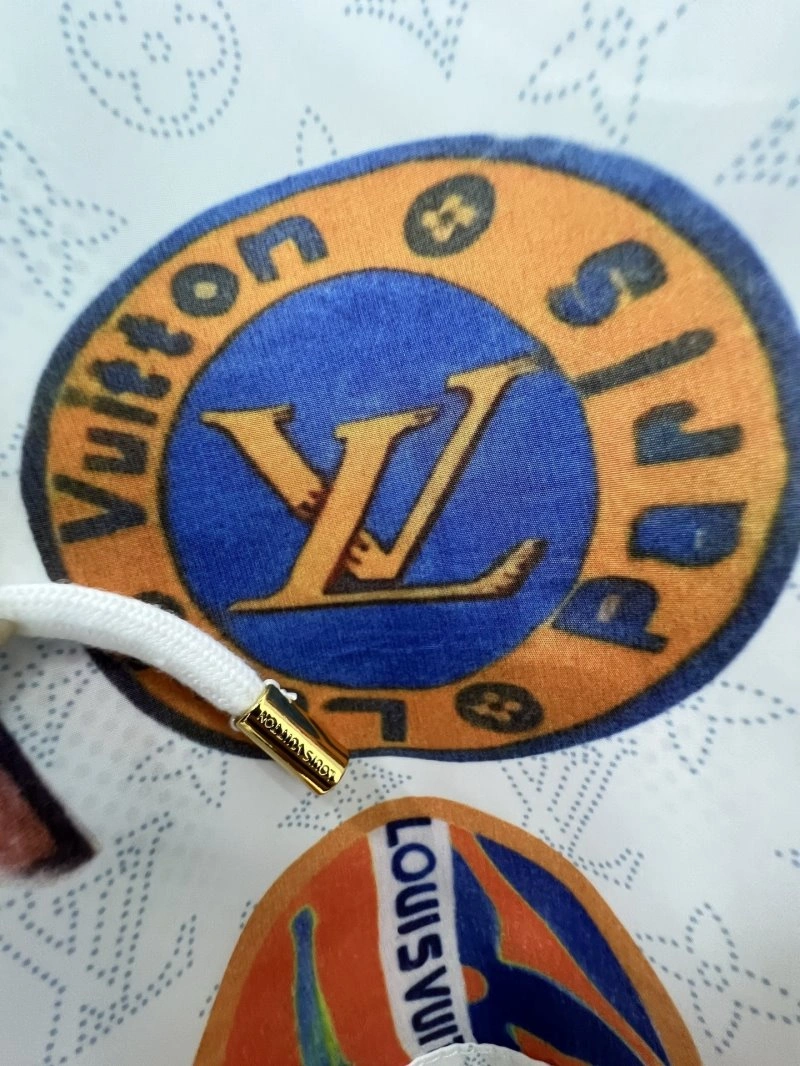 Louis Vuitton Short Suits Practical 131688