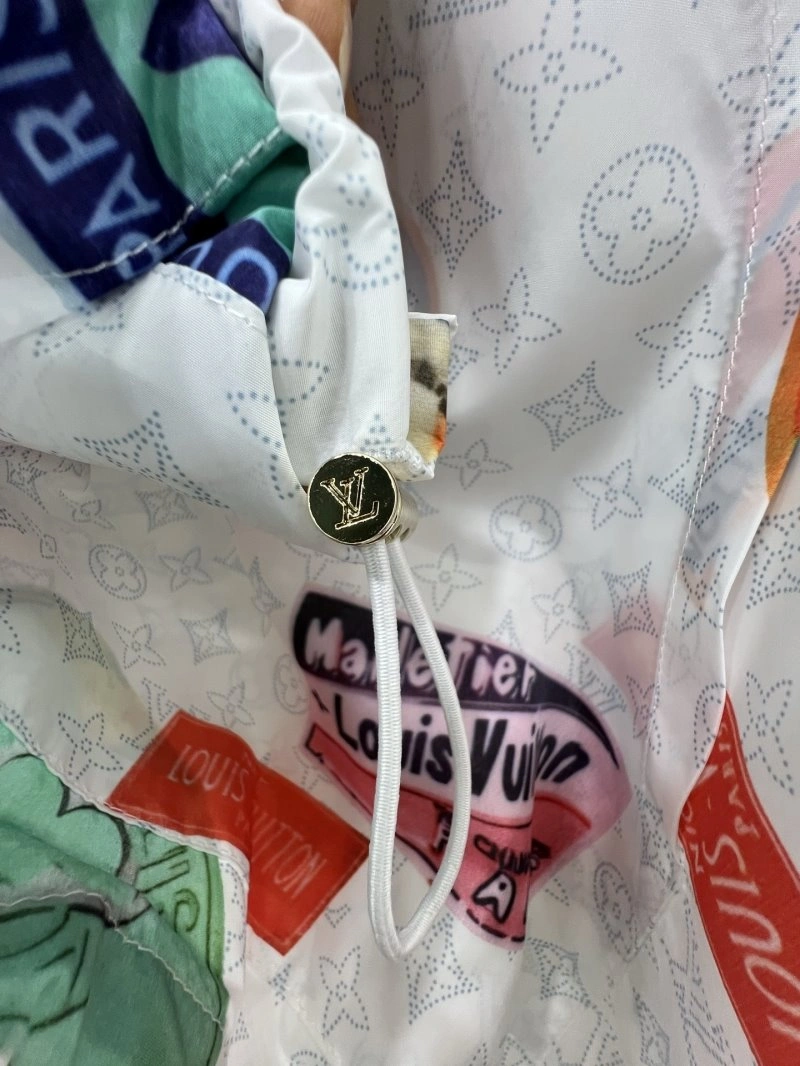 Louis Vuitton Short Suits Practical 131688