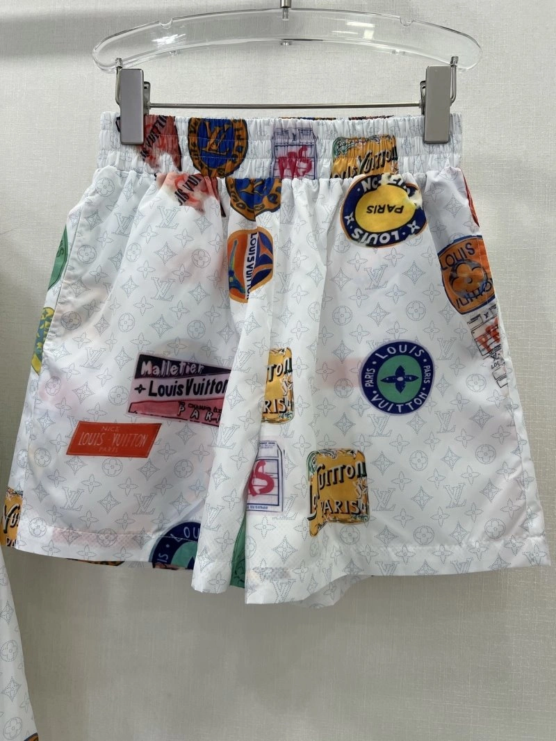 Louis Vuitton Short Suits Practical 131688