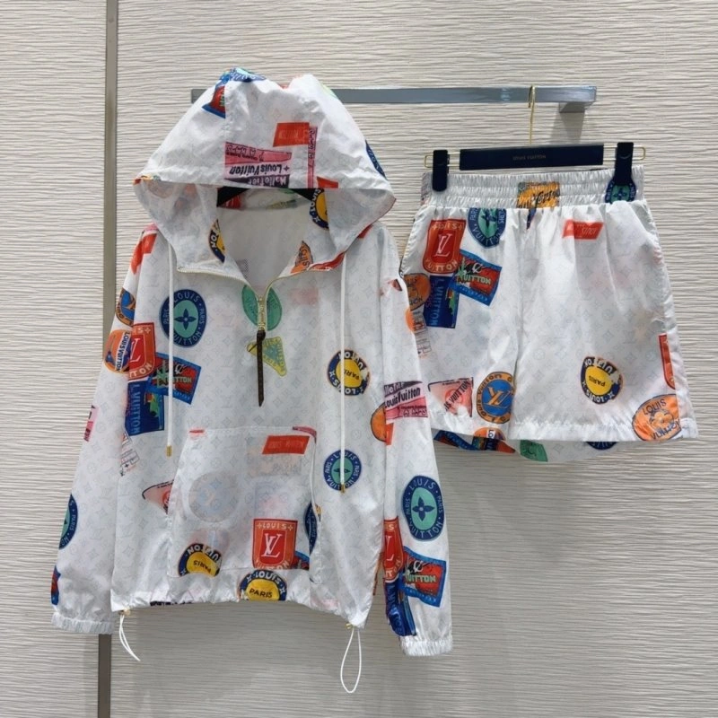 Louis Vuitton Short Suits Thermal 131713