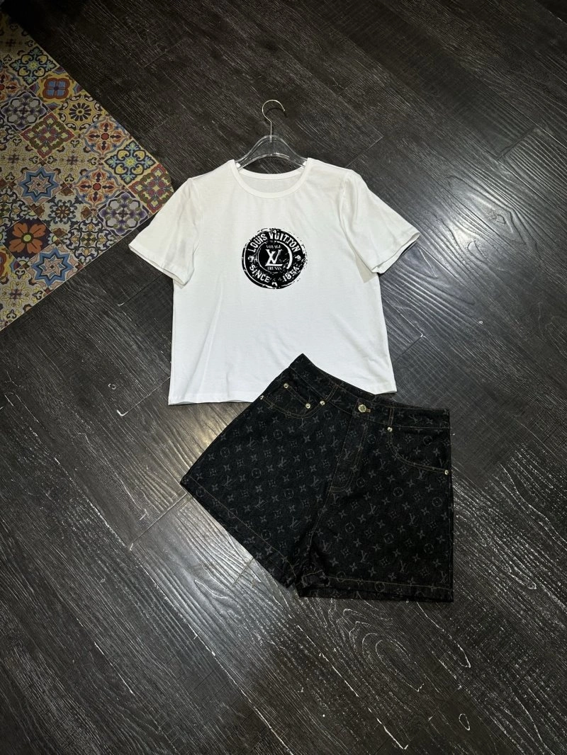 Louis Vuitton Short Suits Durable 131682