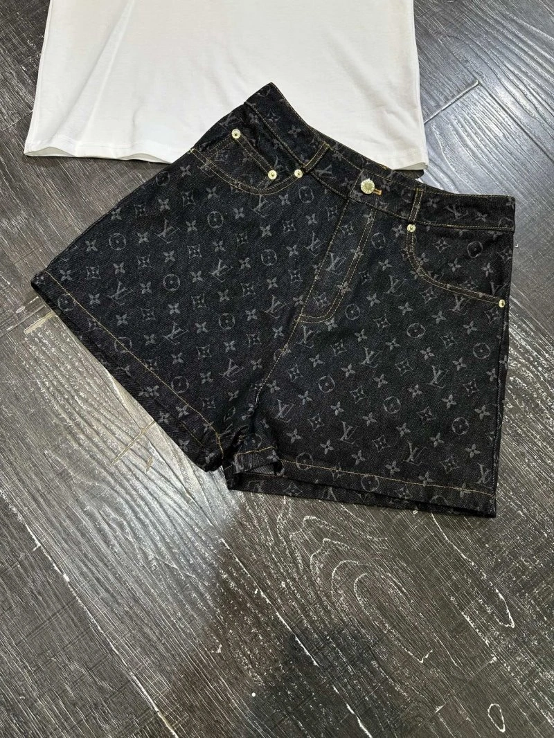 Louis Vuitton Short Suits Durable 131682