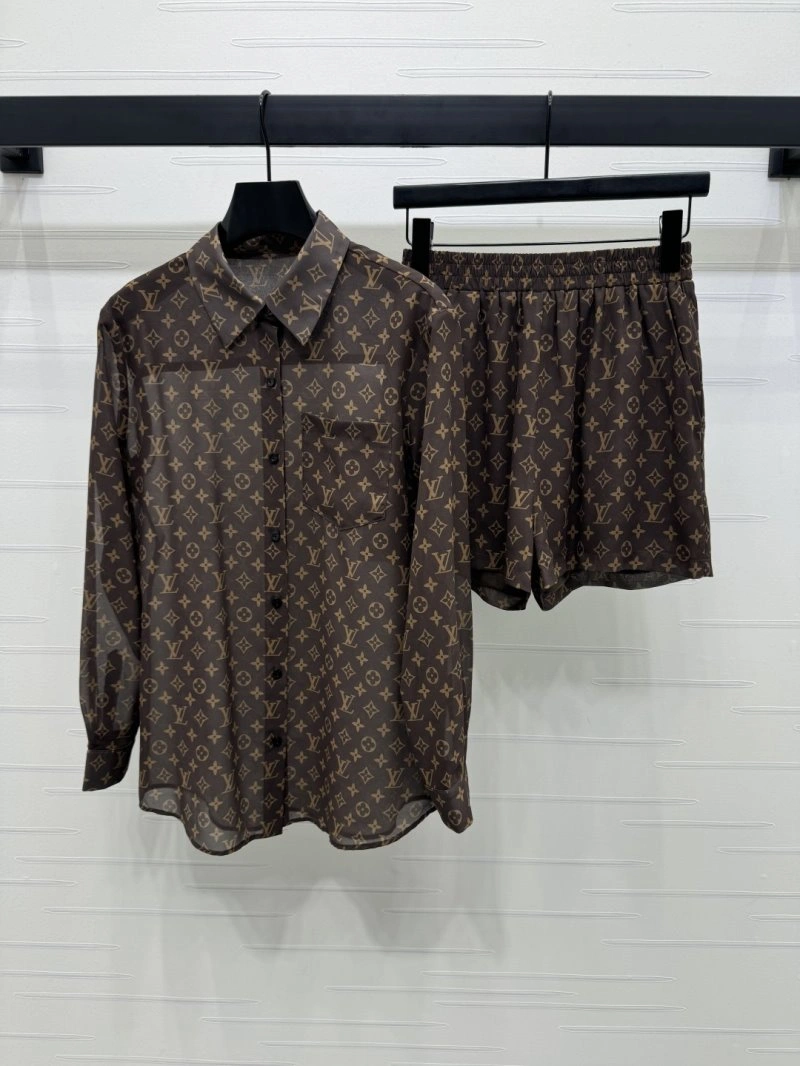 Louis Vuitton Short Suits ComfortFit 131686