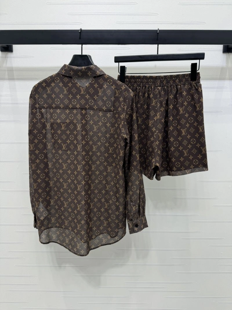 Louis Vuitton Short Suits ComfortFit 131686
