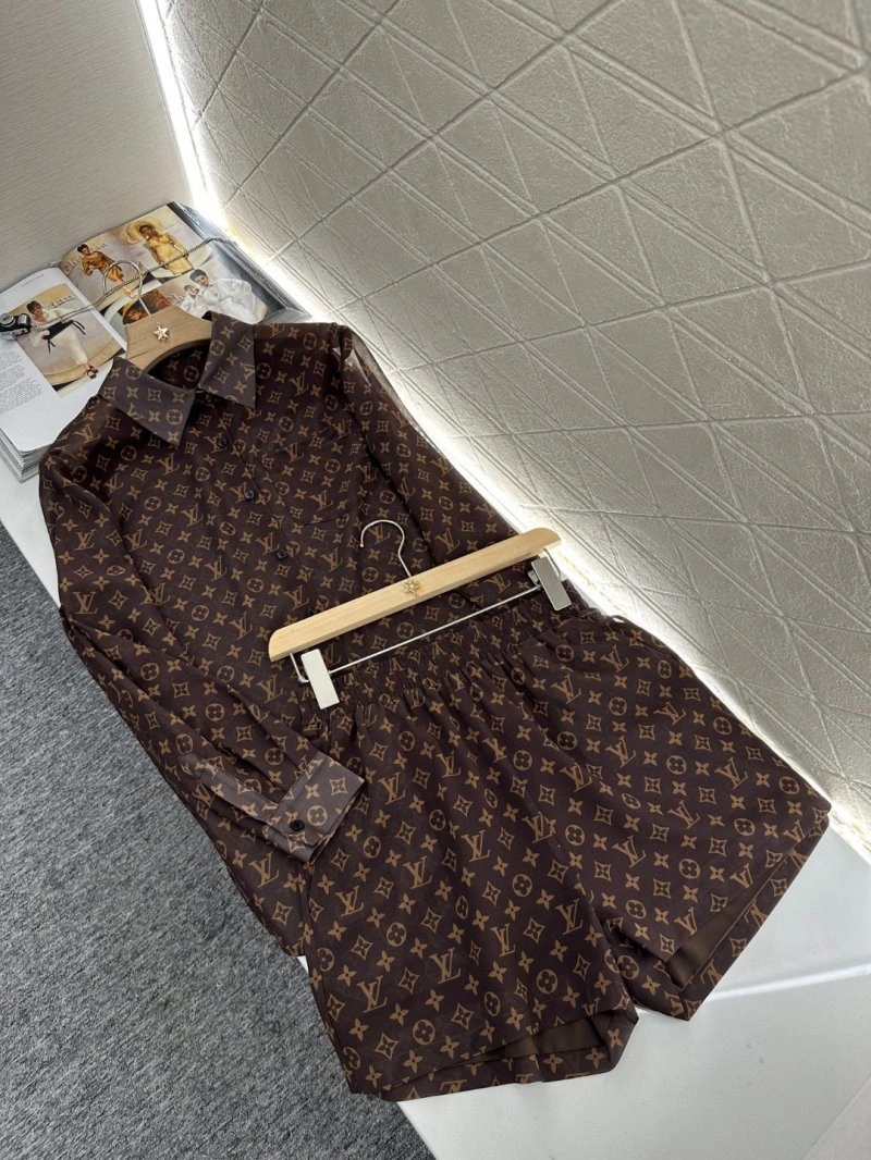 Louis Vuitton Short Suits Seasonal 131669