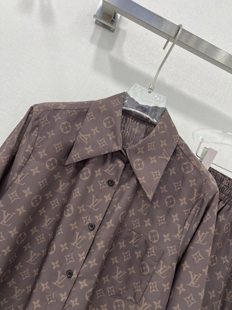 ModernLook Louis Vuitton Short Suits 131663