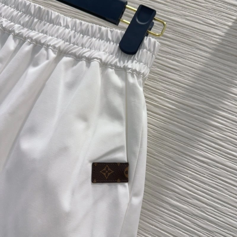 Snug Louis Vuitton Short Suits 131679