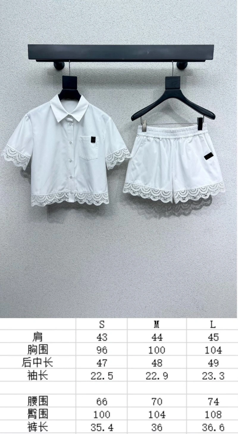Louis Vuitton Short Suits Comfortable 131676