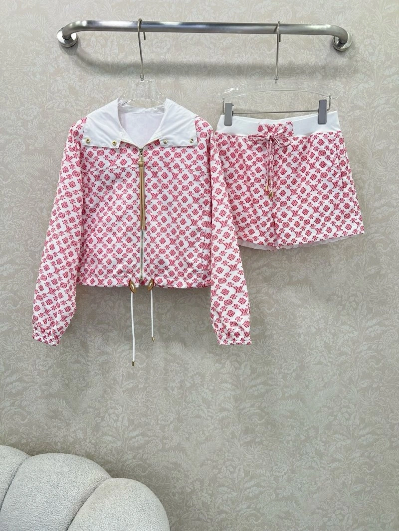 Louis Vuitton Short Suits Lightweight 131666