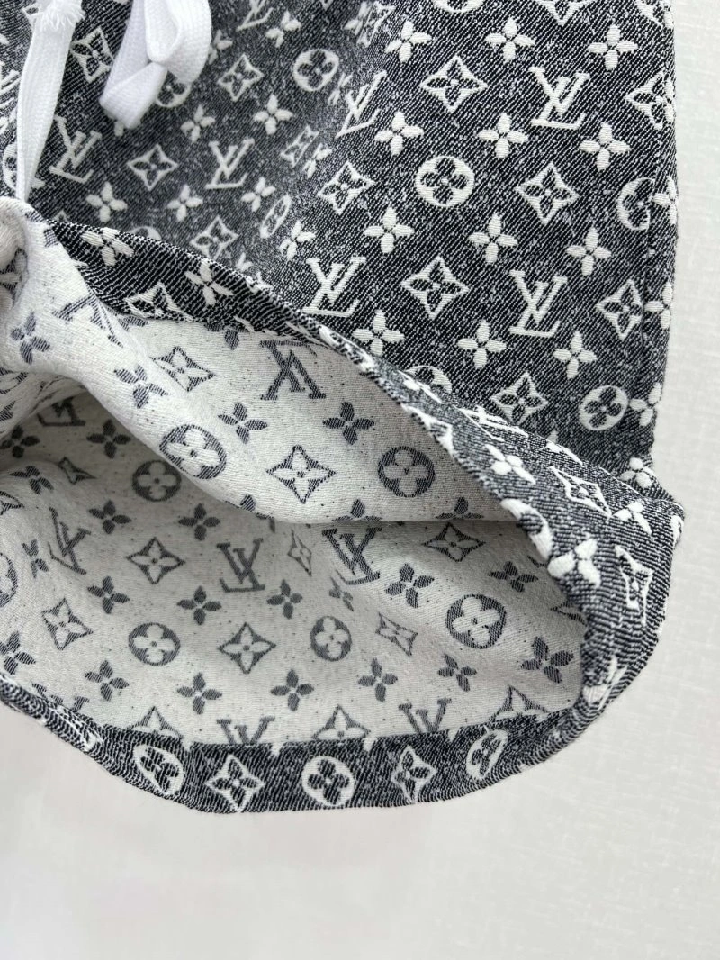 Breathable Louis Vuitton Short Suits 131656