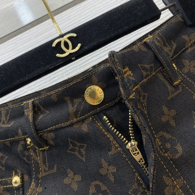 BestValue Louis Vuitton Short Suits 130631