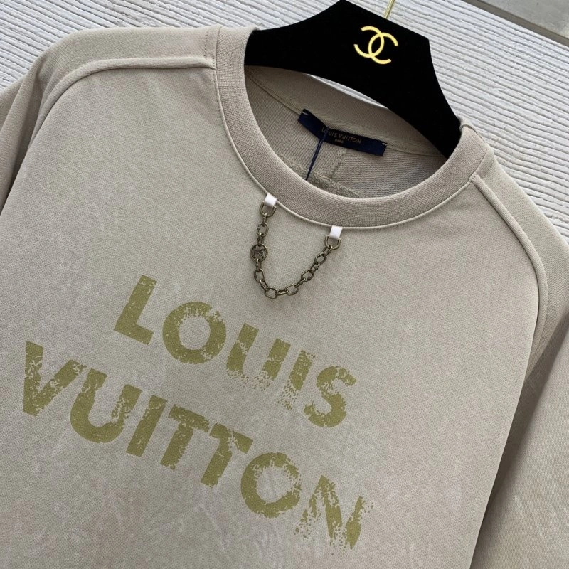 Premium Louis Vuitton Short Suits 130624
