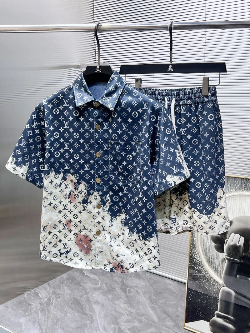 Snug Louis Vuitton Short Suits 135751