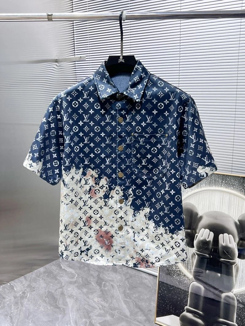 Snug Louis Vuitton Short Suits 135751