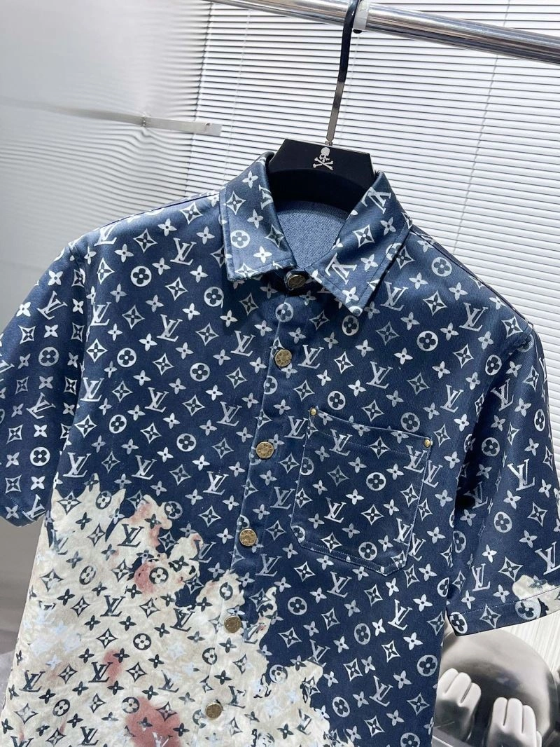 Snug Louis Vuitton Short Suits 135751