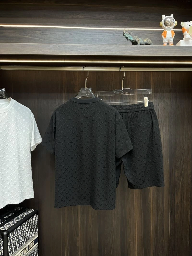 EyeCatching Louis Vuitton Short Suits 135738