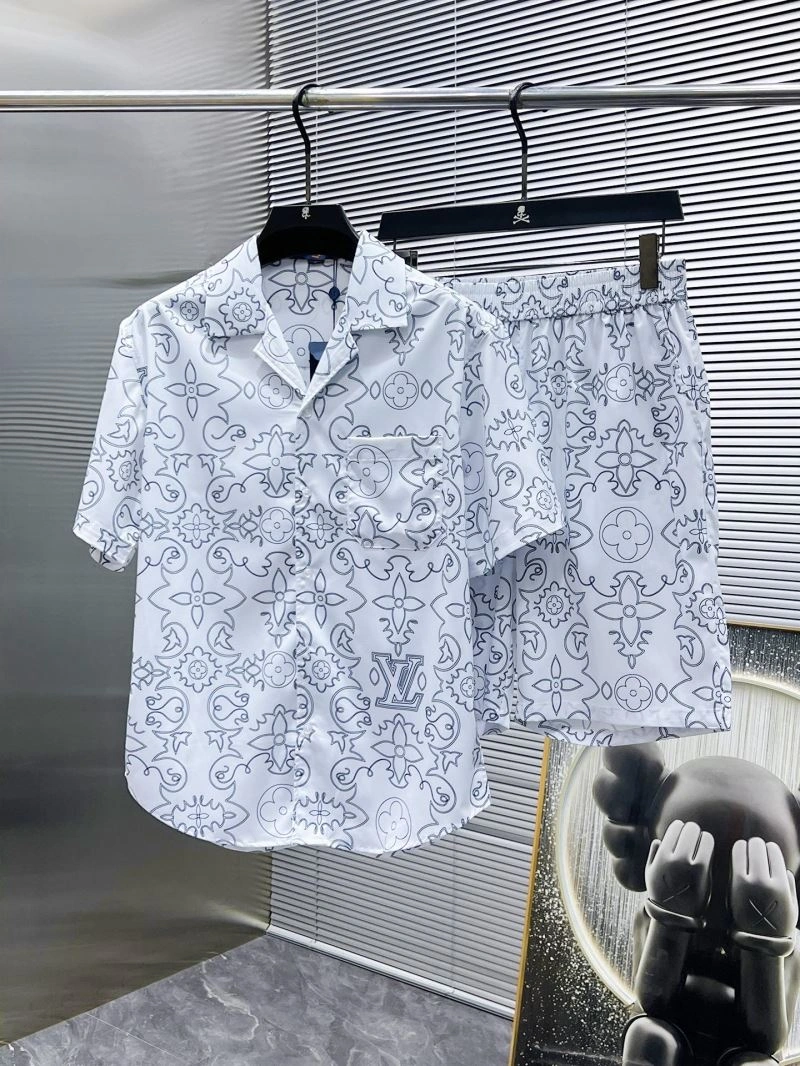 Louis Vuitton Short Suits EyeCatching 135745