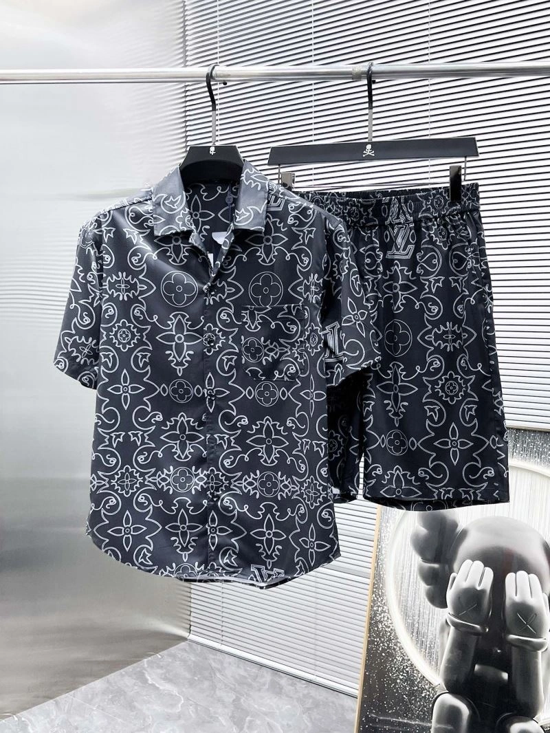 UrbanStyle Louis Vuitton Short Suits 135730