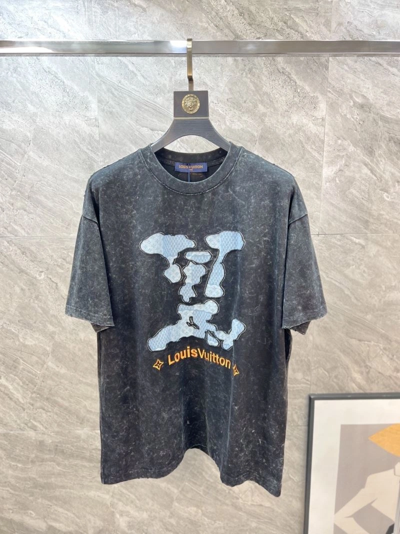 Louis Vuitton Short Suits Unisex 135733