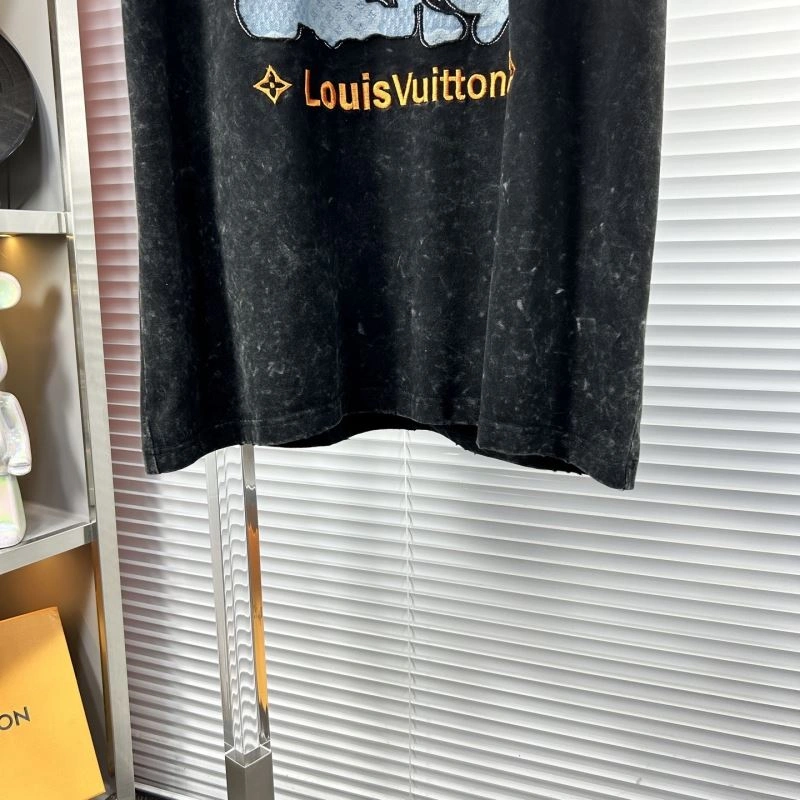 Louis Vuitton Short Suits Comfortable 135746